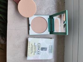 Clinique Superpowder Matte Beige 