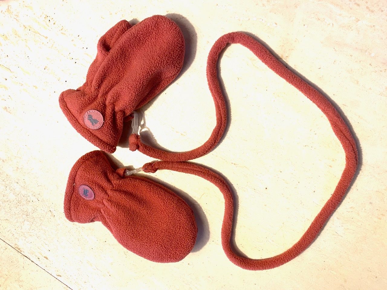 Guanti: Zwei Paar Mädchen Handschuhe 1-3 Jahre – Usato da Uster venduto da ros_pym8 3