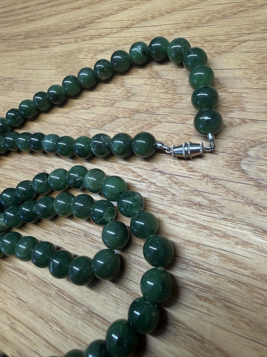 Catenine: Grüne Stein Collier / Halskette (Jade oder Malachit?) – Usato da Horn venduto da HanSolo.