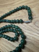 Grüne Stein Collier / Halskette (Jade oder Malachit?)