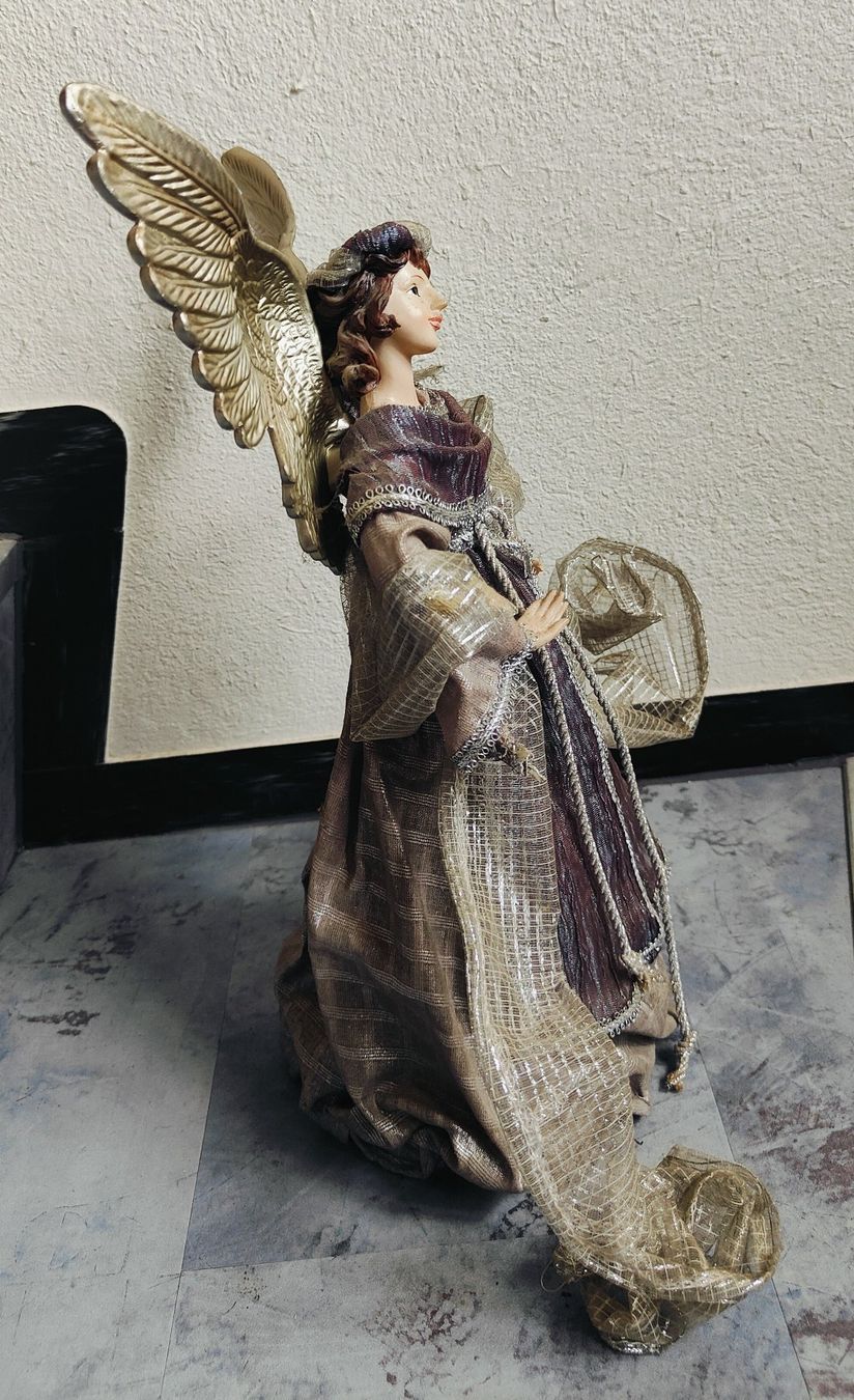Statuette: Dekorative Engelsfigur mit Stoff, 35.5cm – Usato da Herbetswil venduto da Keltka9 1
