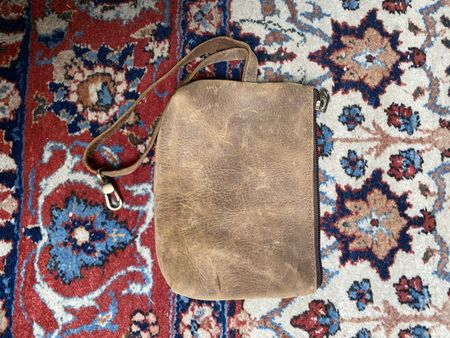 Kleine Ledertasche mit Anhänger zum an Tasche etc befrstigen