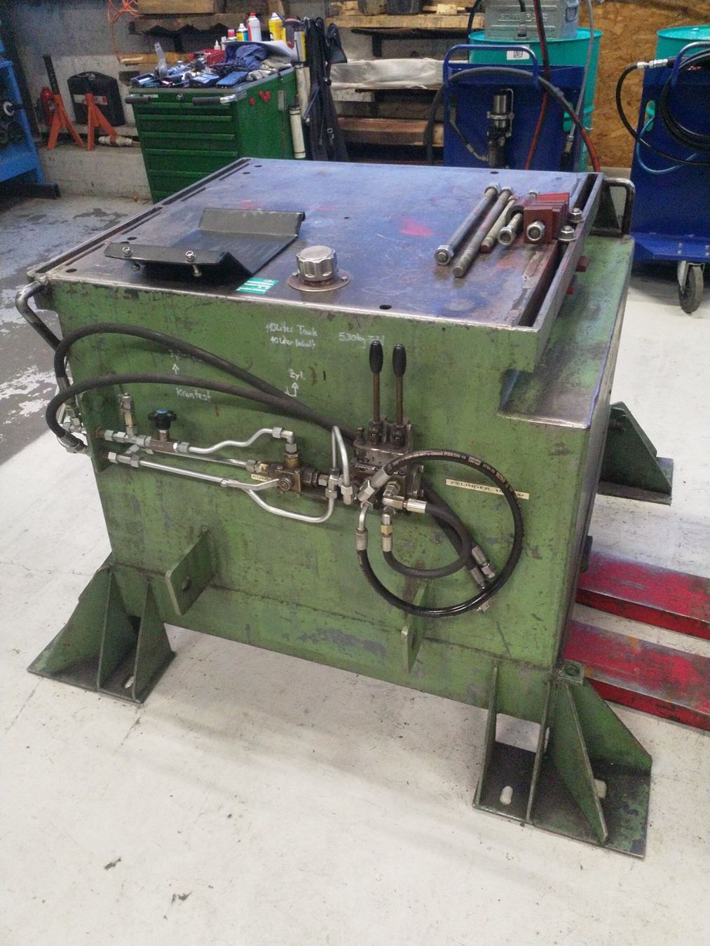 Tutti gli attrezzi: Hydraulik Tisch Agregat – Usato da Esslingen venduto da barborino
