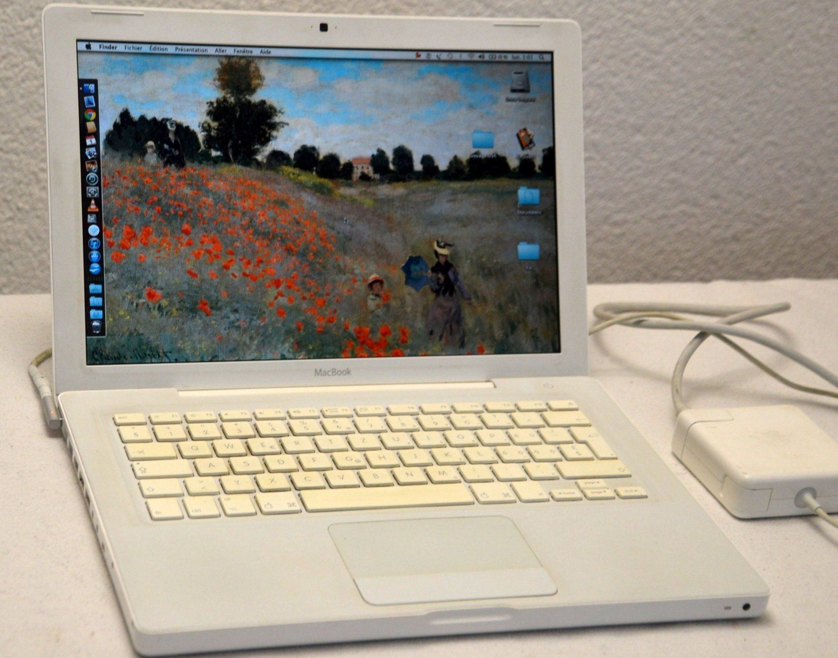 Apple Notebook: Apple MacBook A1181 – Usato da Collonges venduto da arashee 1