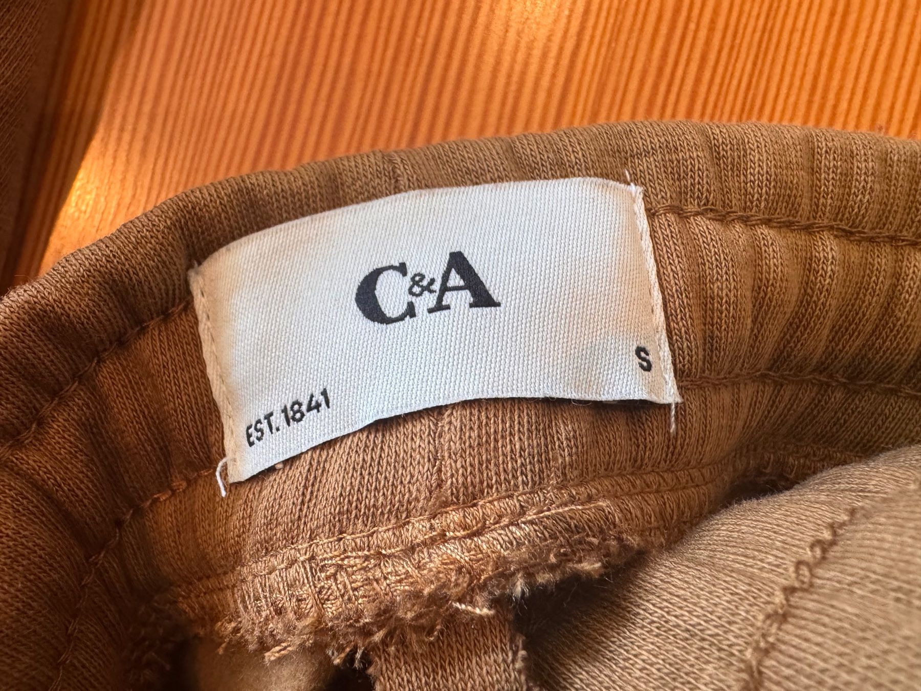 C&A Lots de vêtements: C&A Sweat-Set Pullover und Hose – D'occasion à Löhningen par santafe06 6