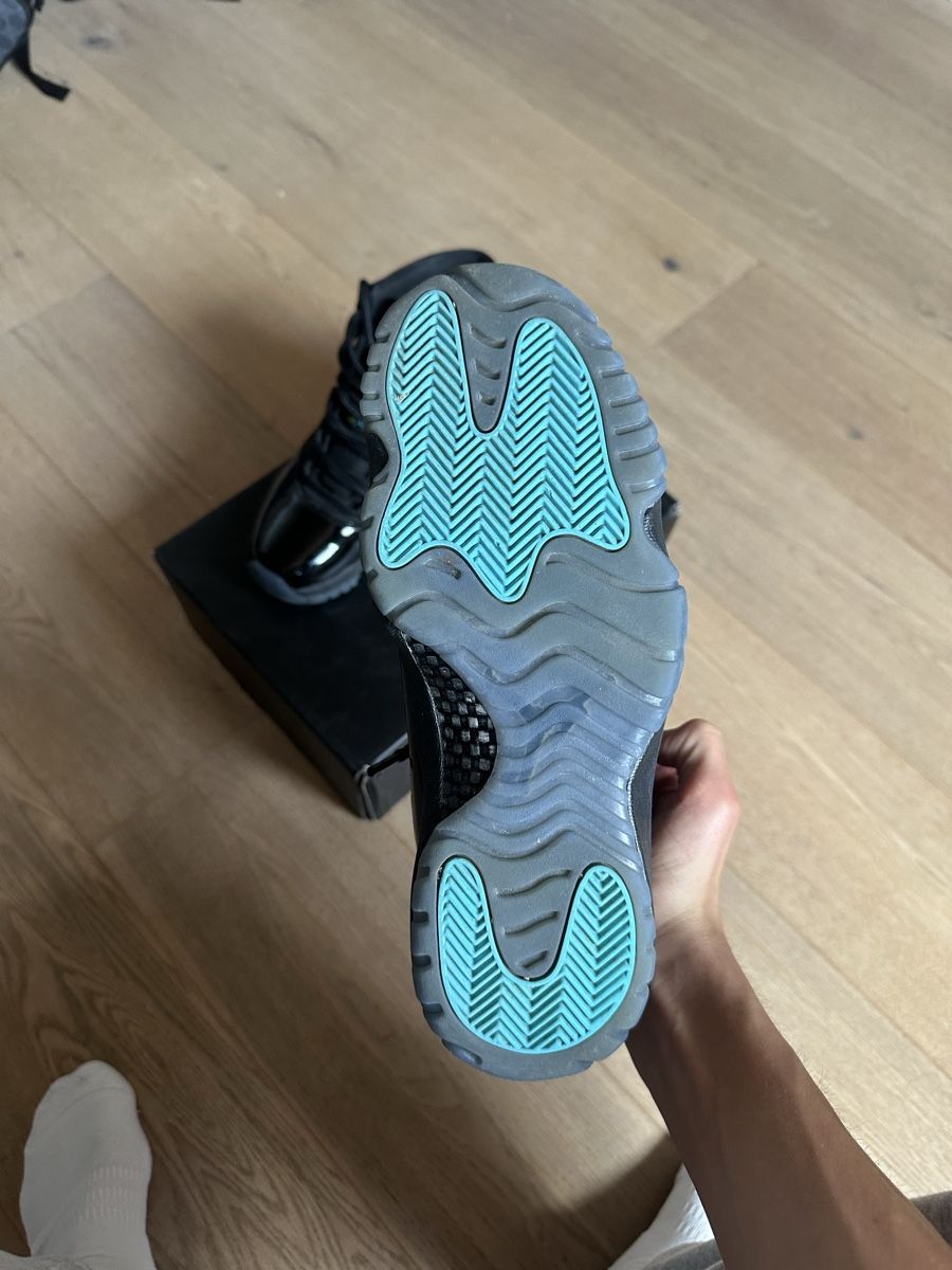 Jordan Scarpe da uomo: Jordan 11 Black – Usato da Seltisberg venduto da izz_8xth 3