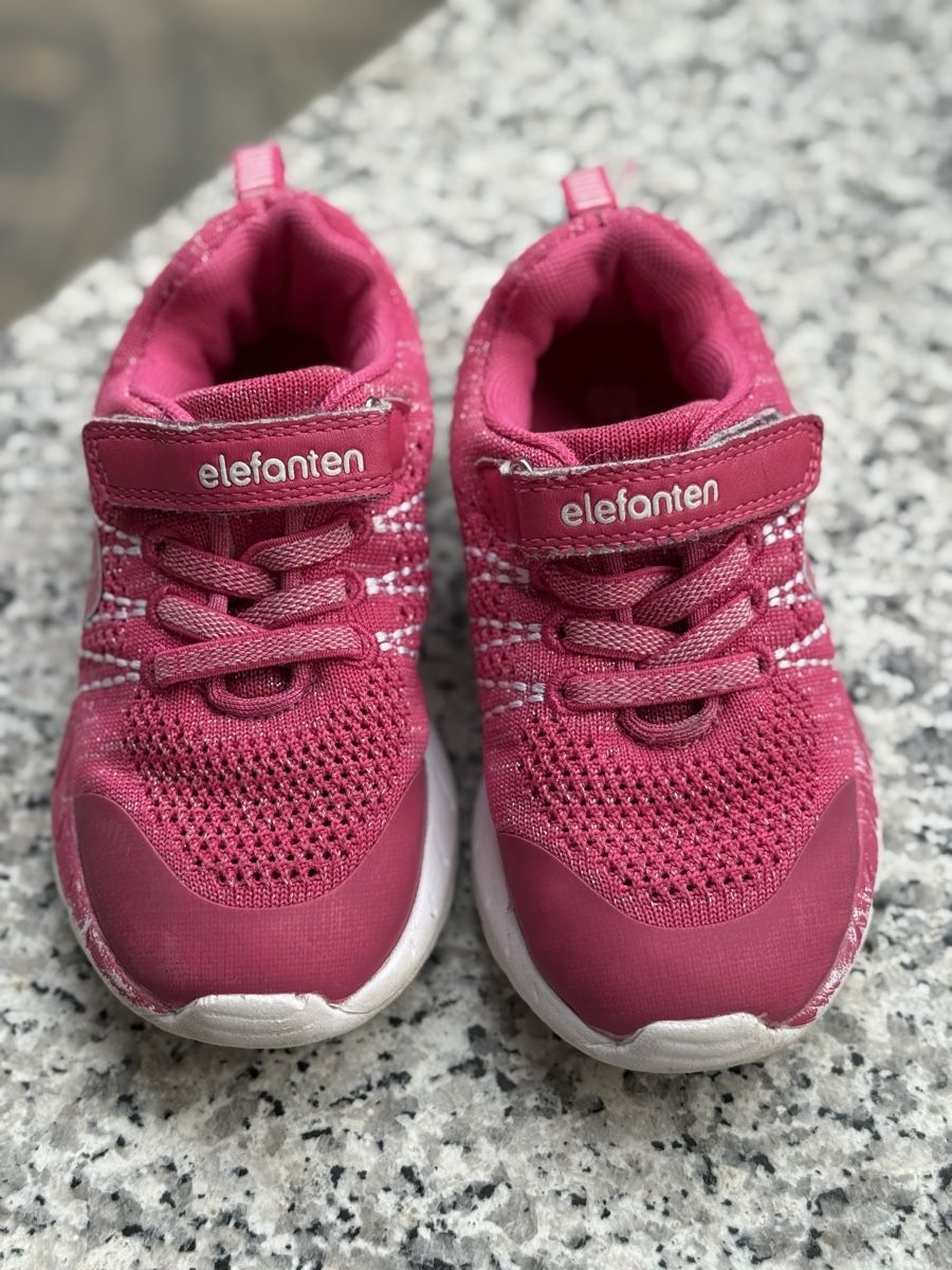Elefanten Schuhe für Mädchen: Elefanten Turnschuhe Grösse 25 – Gebraucht aus Strengelbach von schnaeusel
