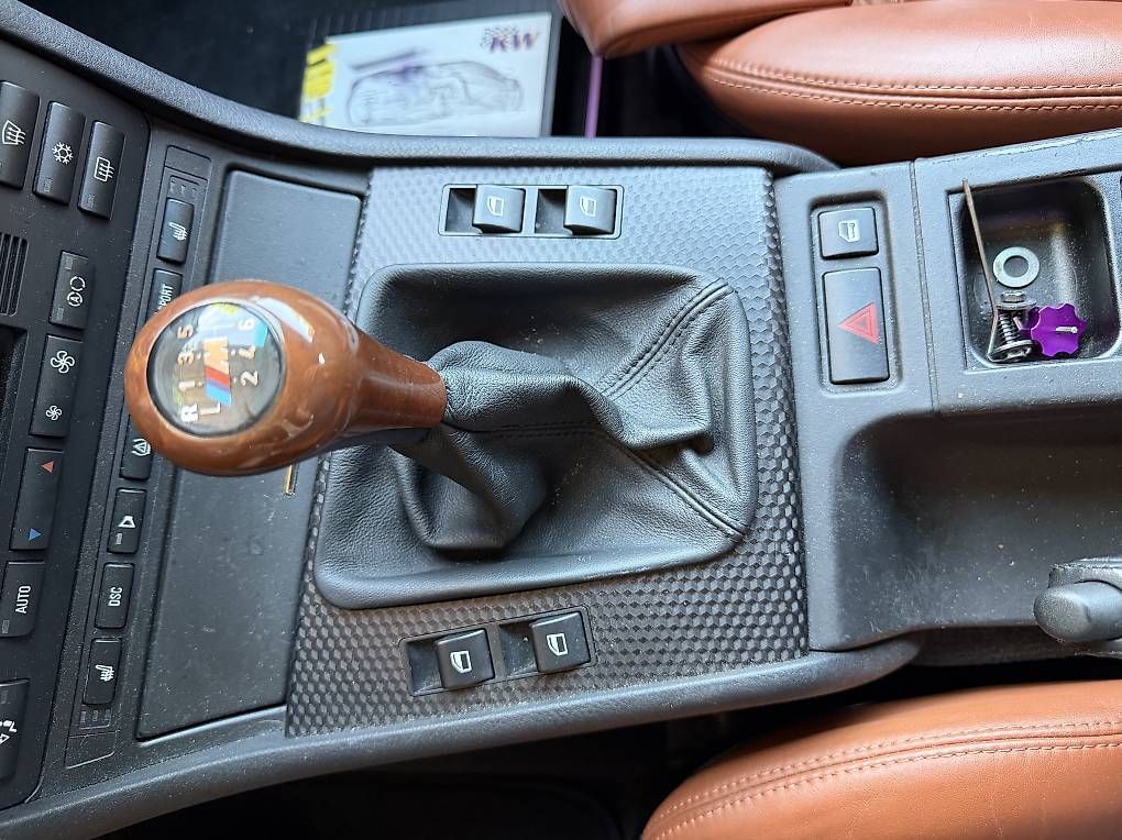 BMW Tutti pezzi di ricambio auto: Bmw e46 Coupe Tüverkleidungen – Usato da Muri AG venduto da Aero96 3