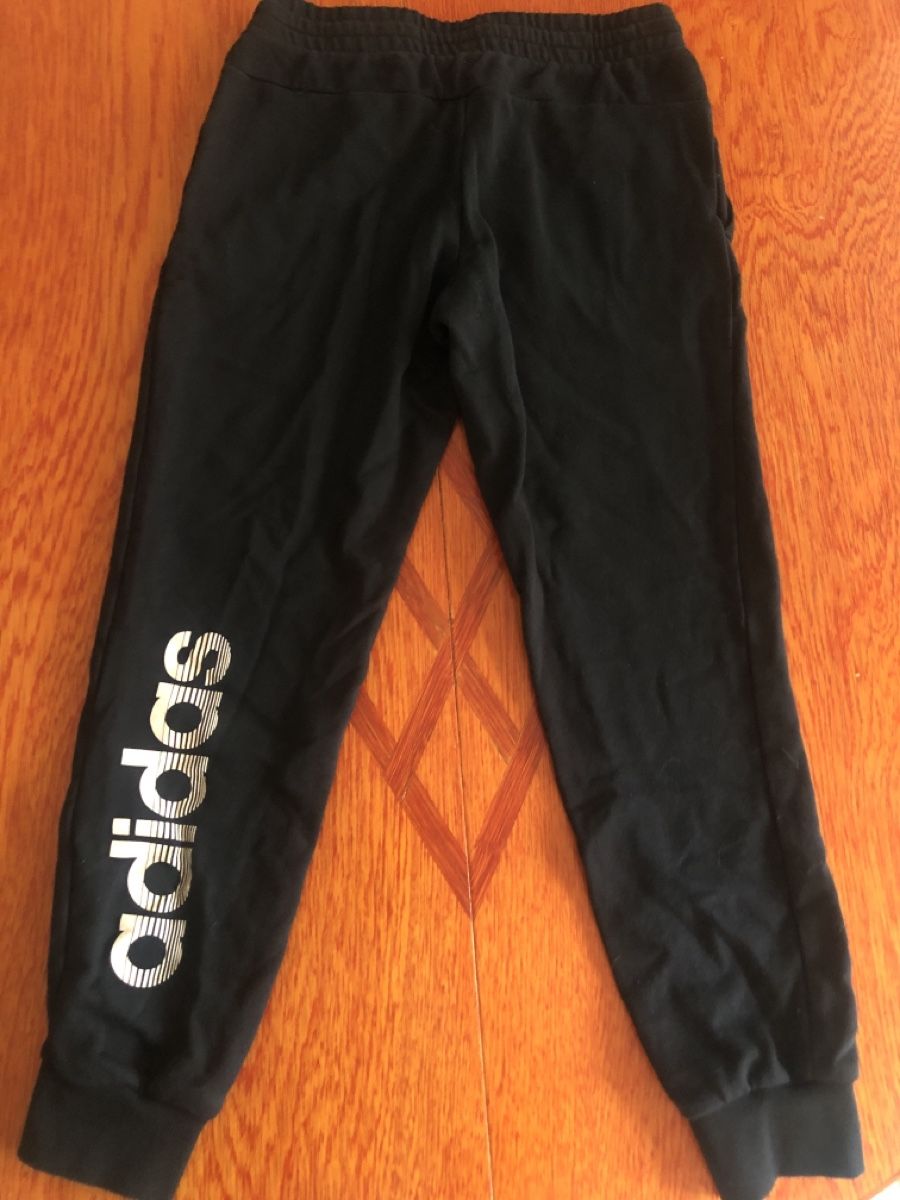 Adidas Pantalons: Training ADIDAS – Neuf avec emballage d'origine à Etoy par lui_7mth 2