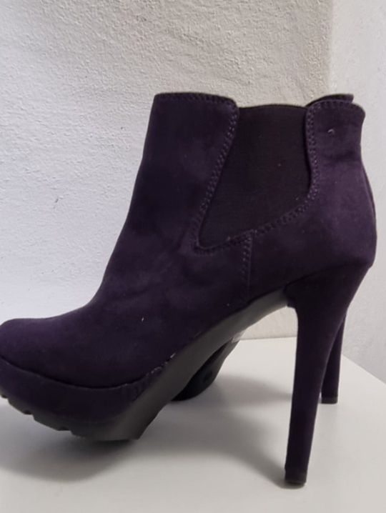 Scarpe da donna: Stiefel / Stiefelette Gr, 39 neu – Nuovo e nell'imballaggio originale da geroldswil venduto da Gumball1