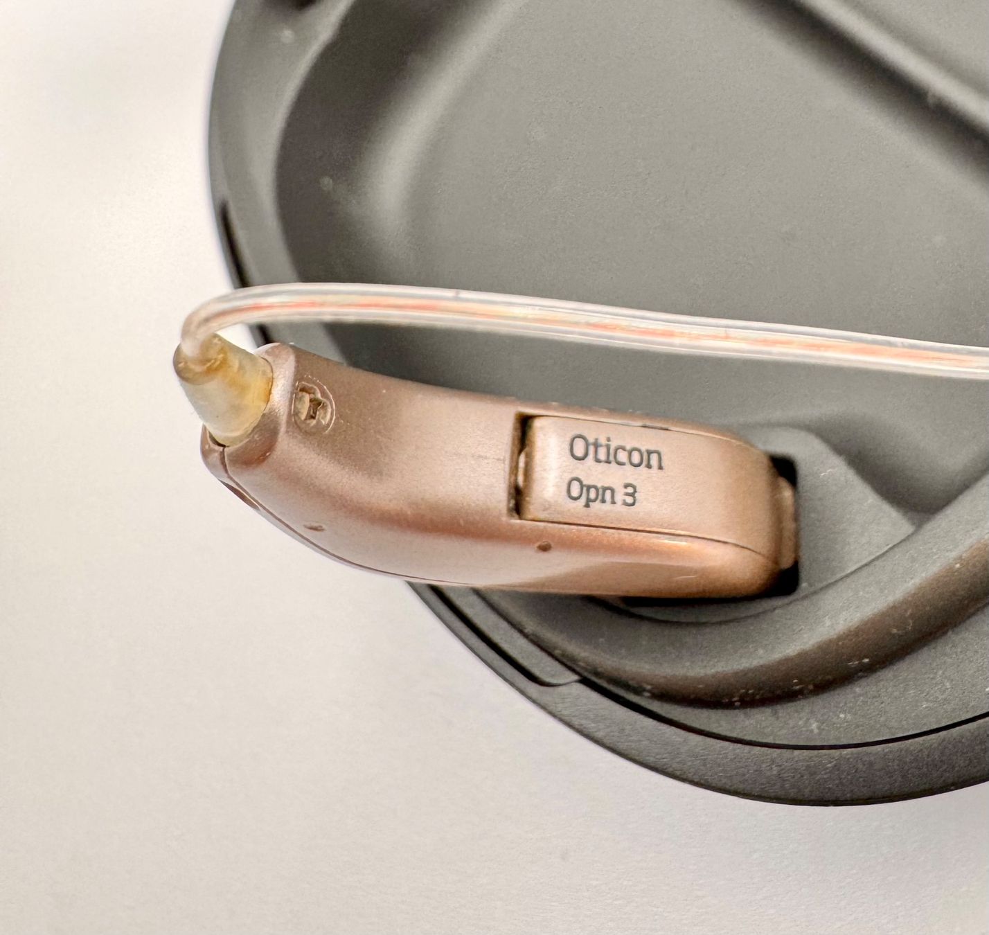 Oticon Attrezzature mediche: Oticon Opn 3 Hörgerät Rechts – Usato da Hermetschwil-Staffeln venduto da Sigmund57 6