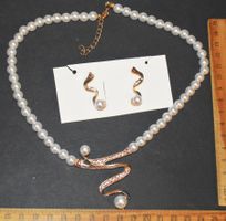 Schmuckset 006 – Halskette & Ohrstecker mit Kunstperlen