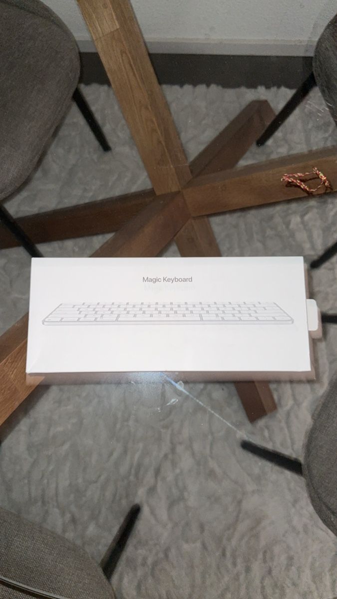 Apple Claviers: APPLE Magic Tastatur – Neuf (Voir description) à Erlinsbach SO par _stjepi_