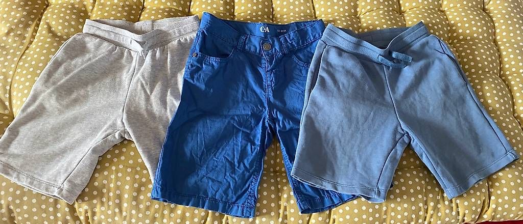 H&M Pantaloni: 3 bequeme Shorts Gr. 128 – Usato da Urdorf venduto da Resumasa