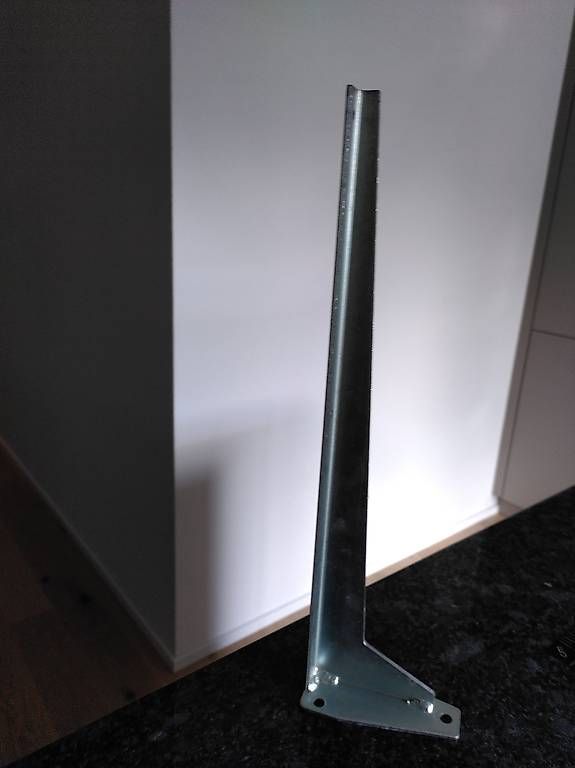 Ferramenta:  28  Metallkonsolen  480mm – Usato da Menziken venduto da lirs 3