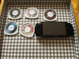 PSP 3004 con astuccio e giochi