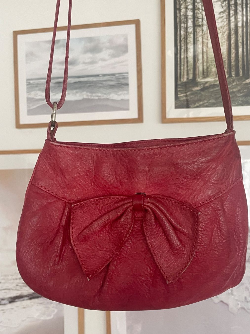 Taschen für Damen: Umhängetasche aus Leder rot – Gebraucht aus Zürich von mar_y97k 2