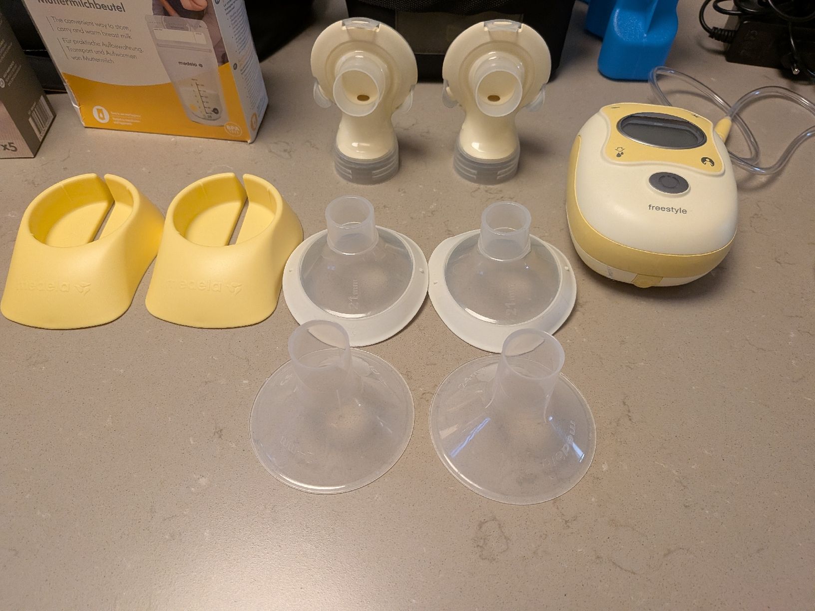 Medela Accessori per l’allattamento: Medela Freestyle Milchpumpe komplett+gratis – Usato da Adliswil venduto da agn_lt5j 3