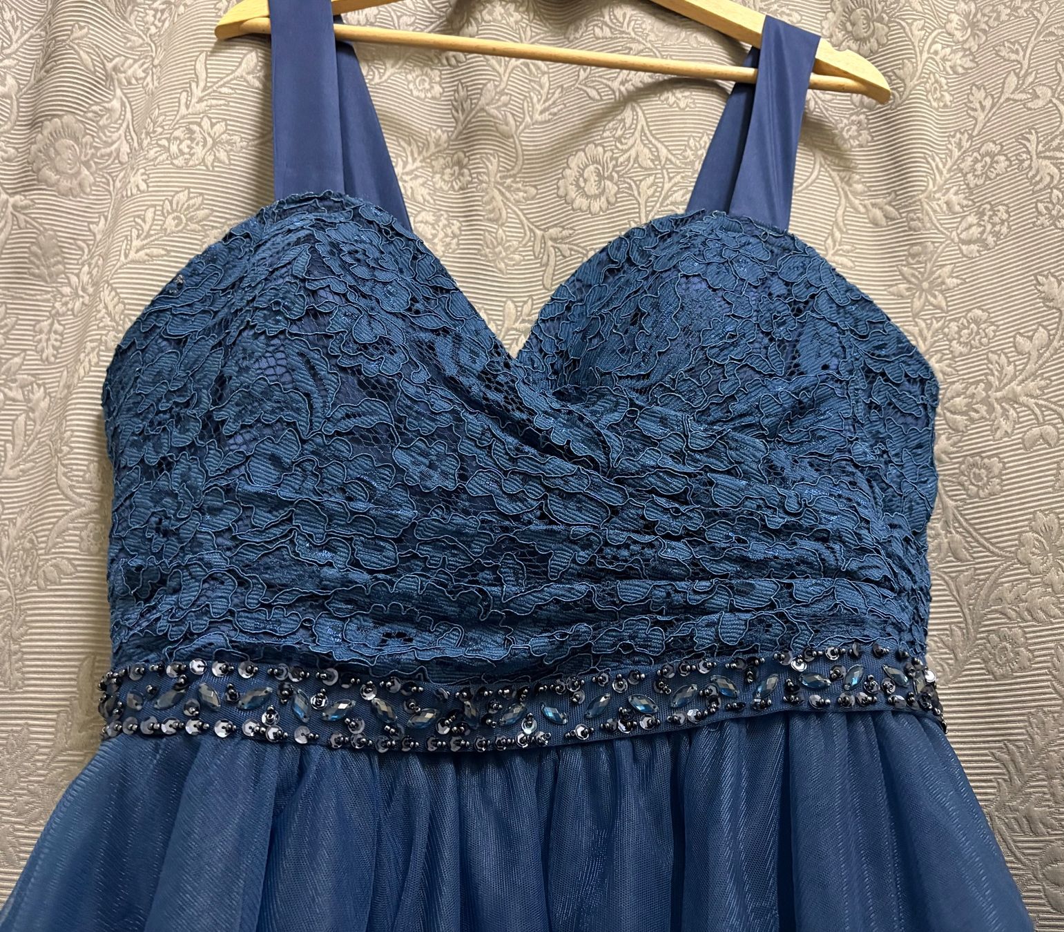 Vestiti: Tüll-Kleid / Ballkleid / Abendkleid – Nuovo (secondo la descrizione) da Basel venduto da tif_m2h6 2