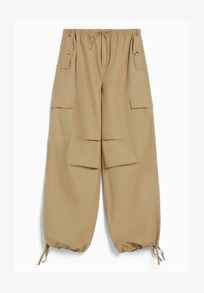 Bershka Pantaloni: Hose Bershka Gr M – Usato da Laupersdorf venduto da Cloludi 5