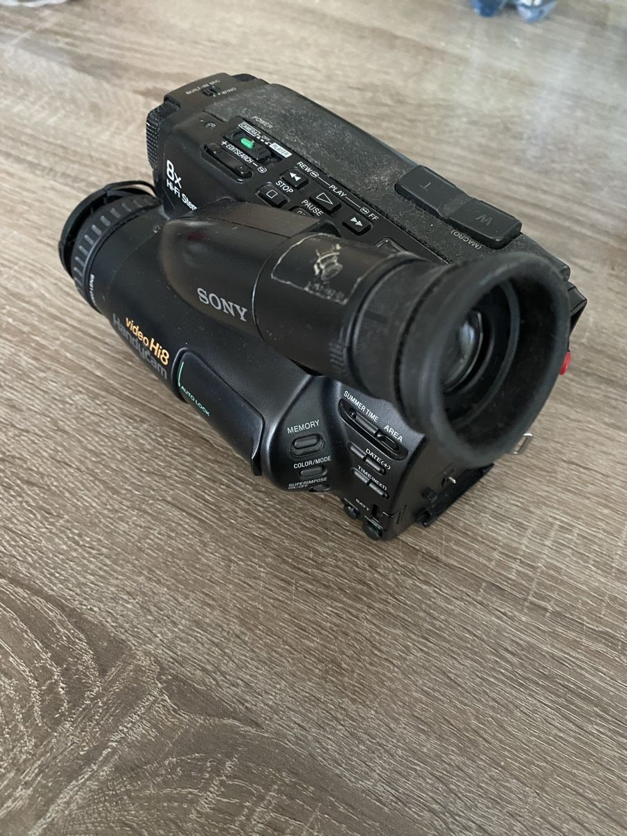 Sony Camcorder: Sony Handycam video Hi8 – Gebraucht aus Biel/Bienne von  2