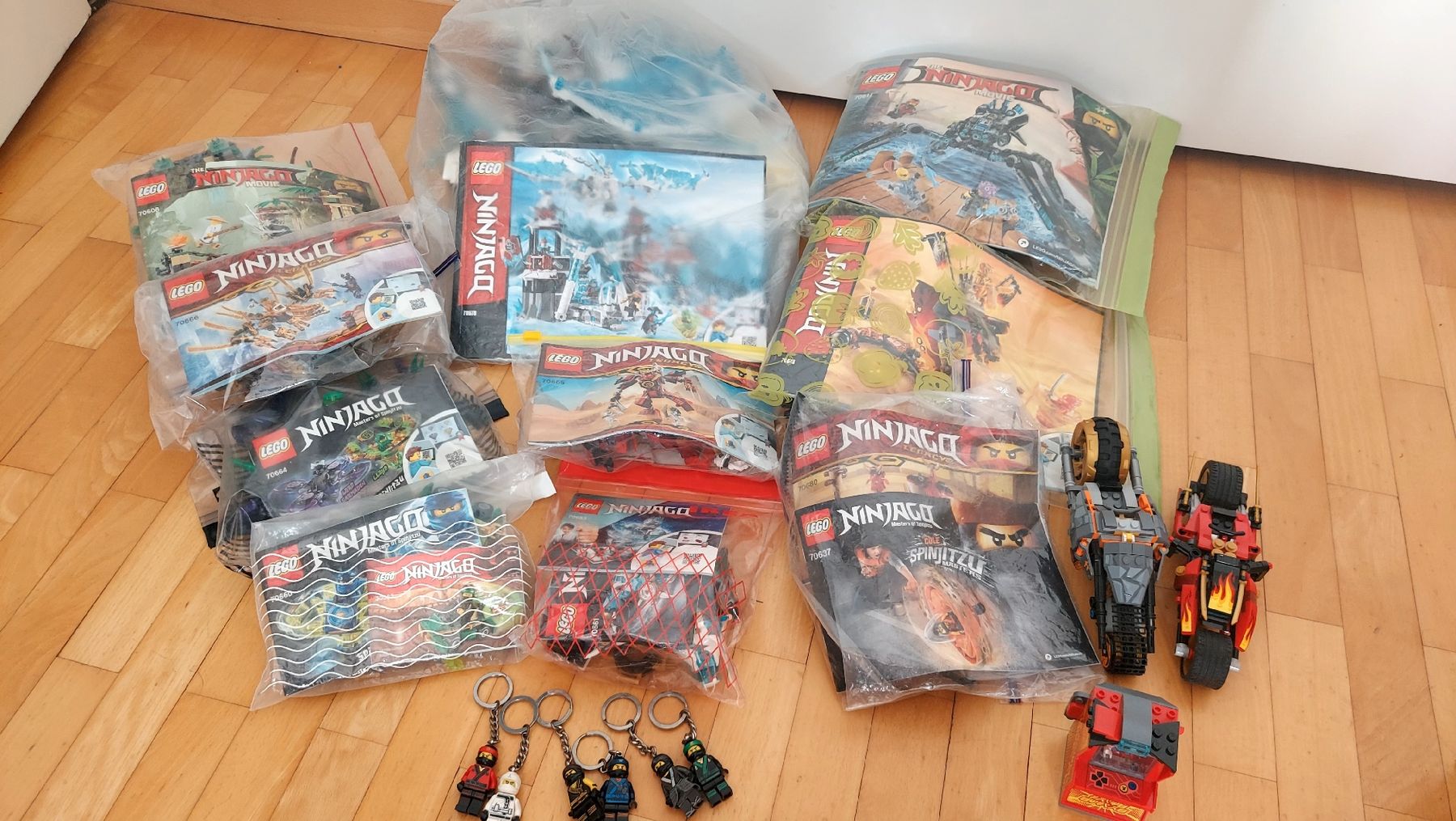 Lego Jeux de construction: Teilen/ Divers Lego Ninjago  – D'occasion à Lausanne par F.Kim.13 8