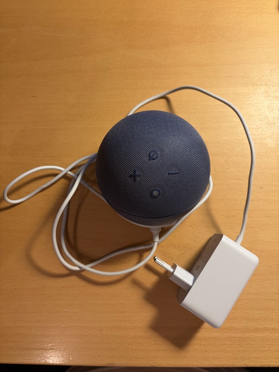 Amazon Lautsprecher: Amazon Echo Dot, blau mit Netzteil guter Zustand – Gebraucht aus Herisau von spinn_chind