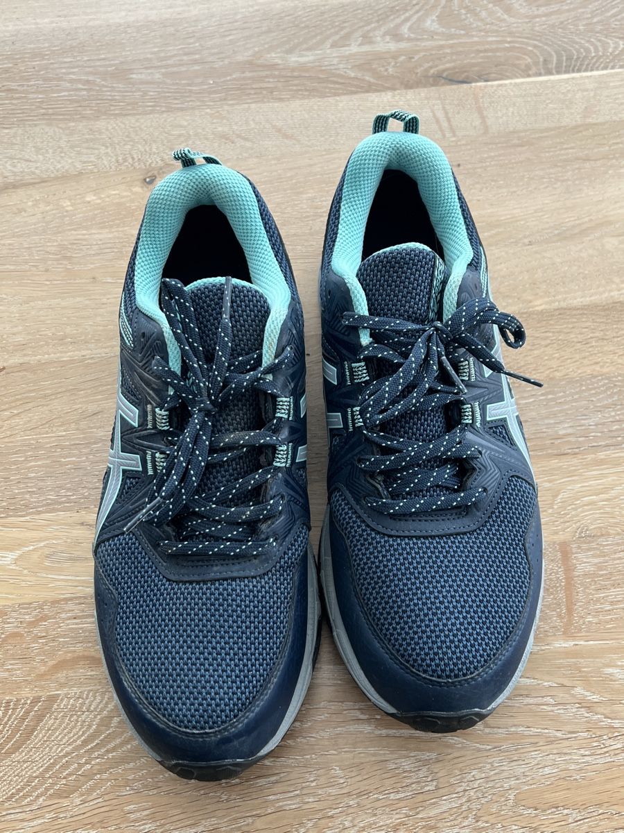 Asics Herrenschuhe: Turnschuh Asics – Gebraucht aus Rüfenacht BE von pafl