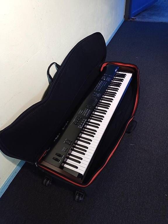 Kawai Strumenti musicali: Kawai MP-7 mit Rollkoffer, Pedal, Kopfhörer – Usato da Winterthur venduto da Winti-Piano 4