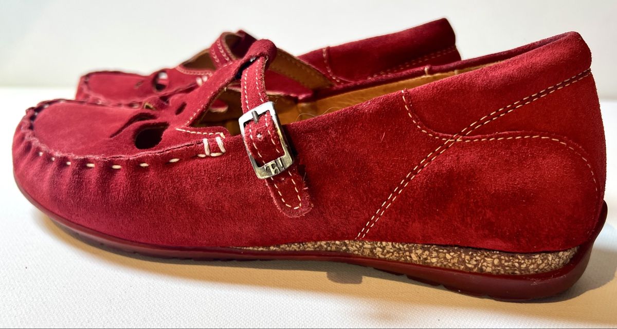 Think Damenschuhe: Rote Wildlederschuhe von THINK! – Gebraucht aus Zürich von rsa_dv8r 2