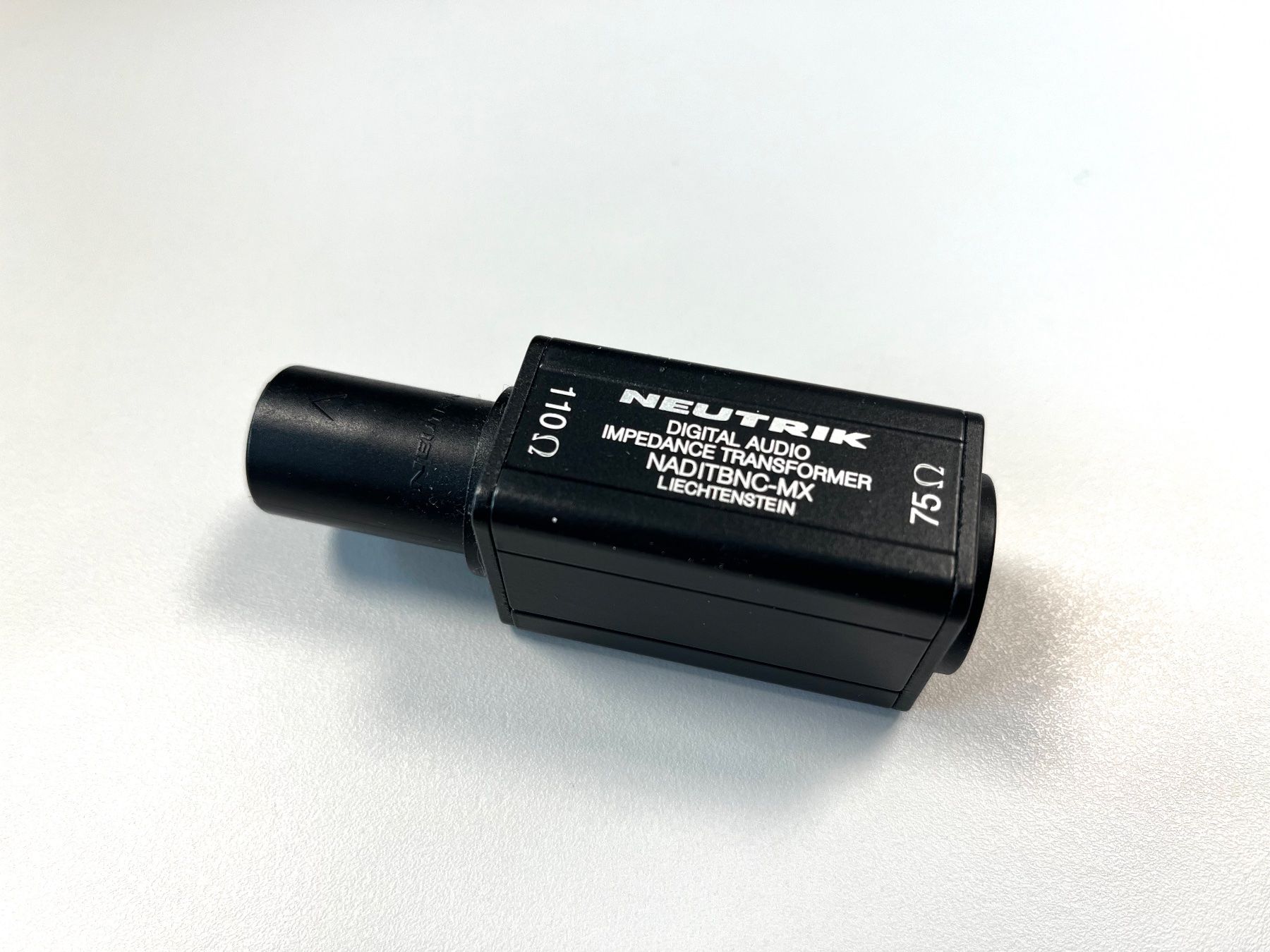 Neutrik Unità & Adattatore: NEUTRIK Impedance Transformer NADITBNC-MX – Usato da Dübendorf venduto da CoJo
