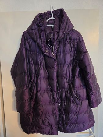 Warme Winterjacke von Zara, Grösse L, Lila Daunenjacke