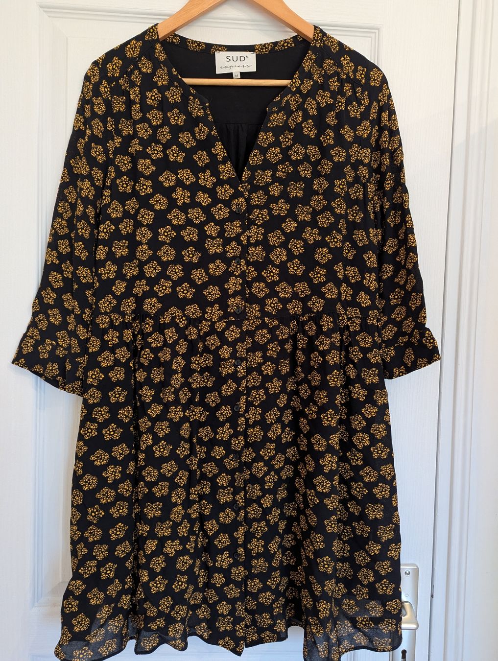 Vestiti: robe sud express M – Usato da Montreux venduto da dem_gyt9