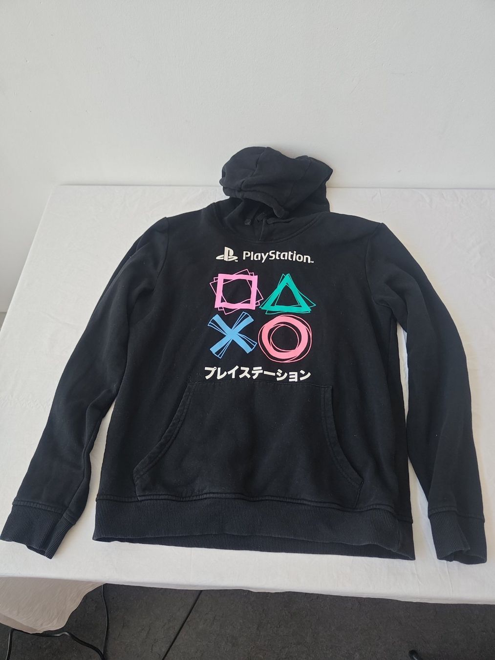 Pullover & Sweatshirts: Schwarzer PlayStation Hoodie, Gr. M – Gebraucht aus Zürich von jan_dwt5