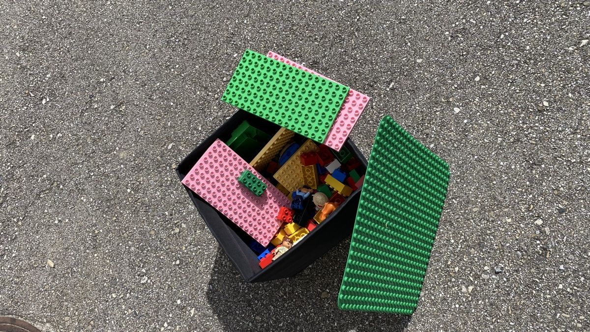 Lego Giocattoli: Kiste mit Lego Duplo – Usato da Wauwil venduto da Shine24 1