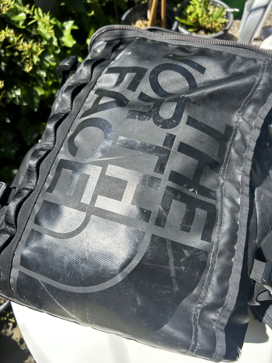 North Face Zaini: NORTH FACE - Base Camp Fuse Box Black – Usato da Zollikofen venduto da LUKE_THRIFTS 2