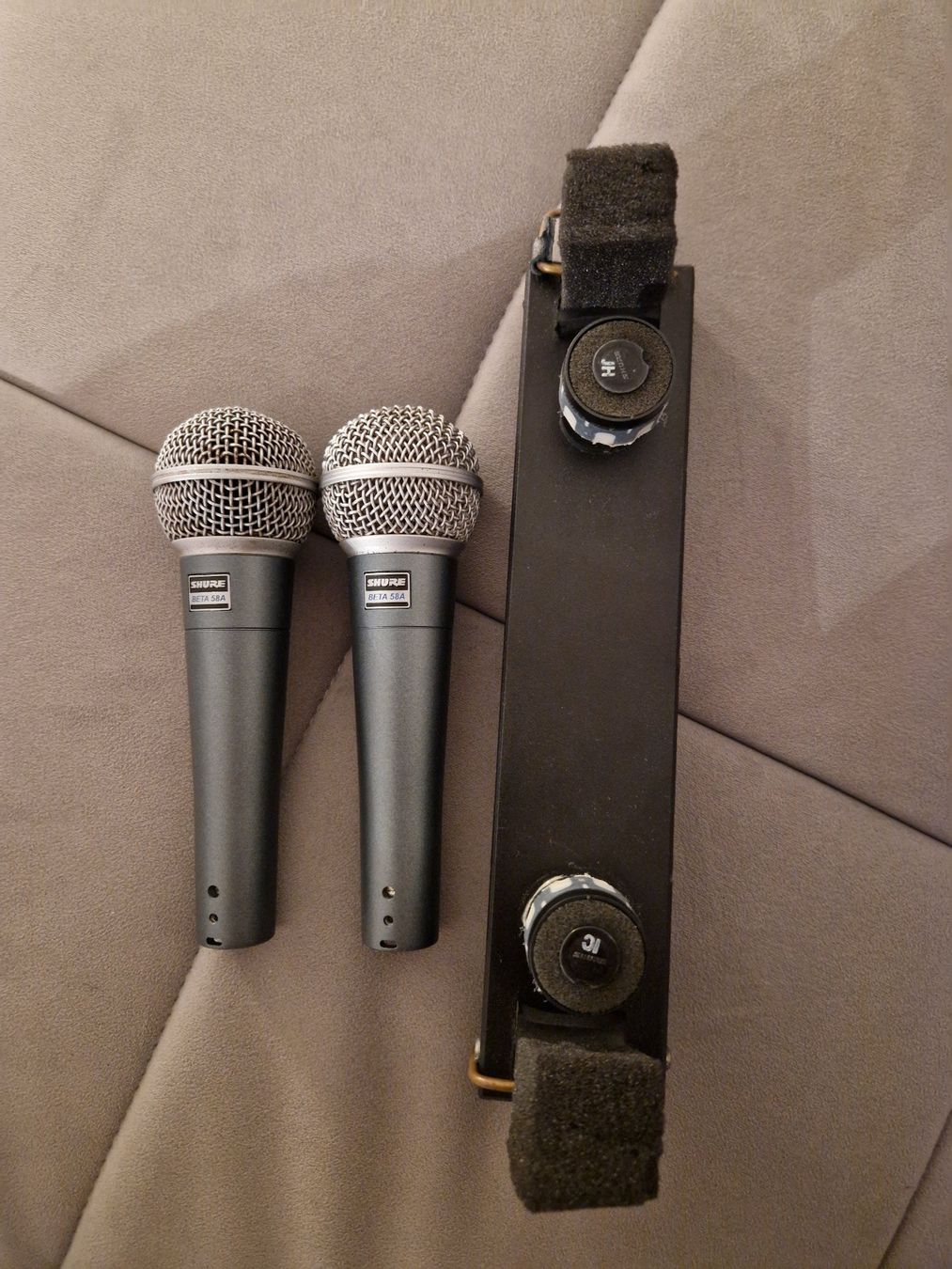 Shure Microfoni: 2x Shure SM58 Beta A Handorgel Mikrofon – Usato da Wängi venduto da dx1_c5kc 1