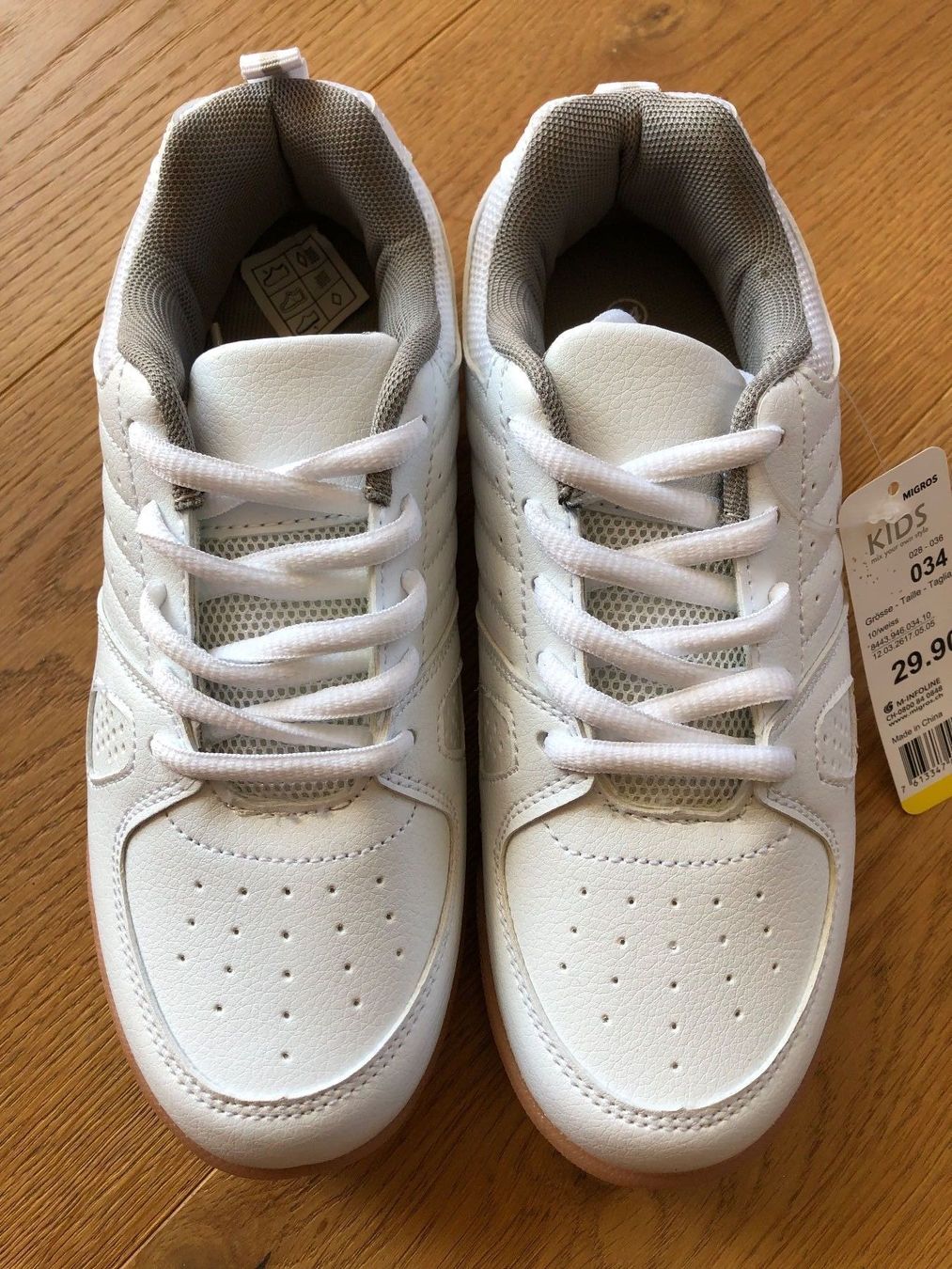 Chaussures garçon: Neue Sneaker Gr.34 – Neuf (Voir description) à Lengnau BE par Rubin27 1