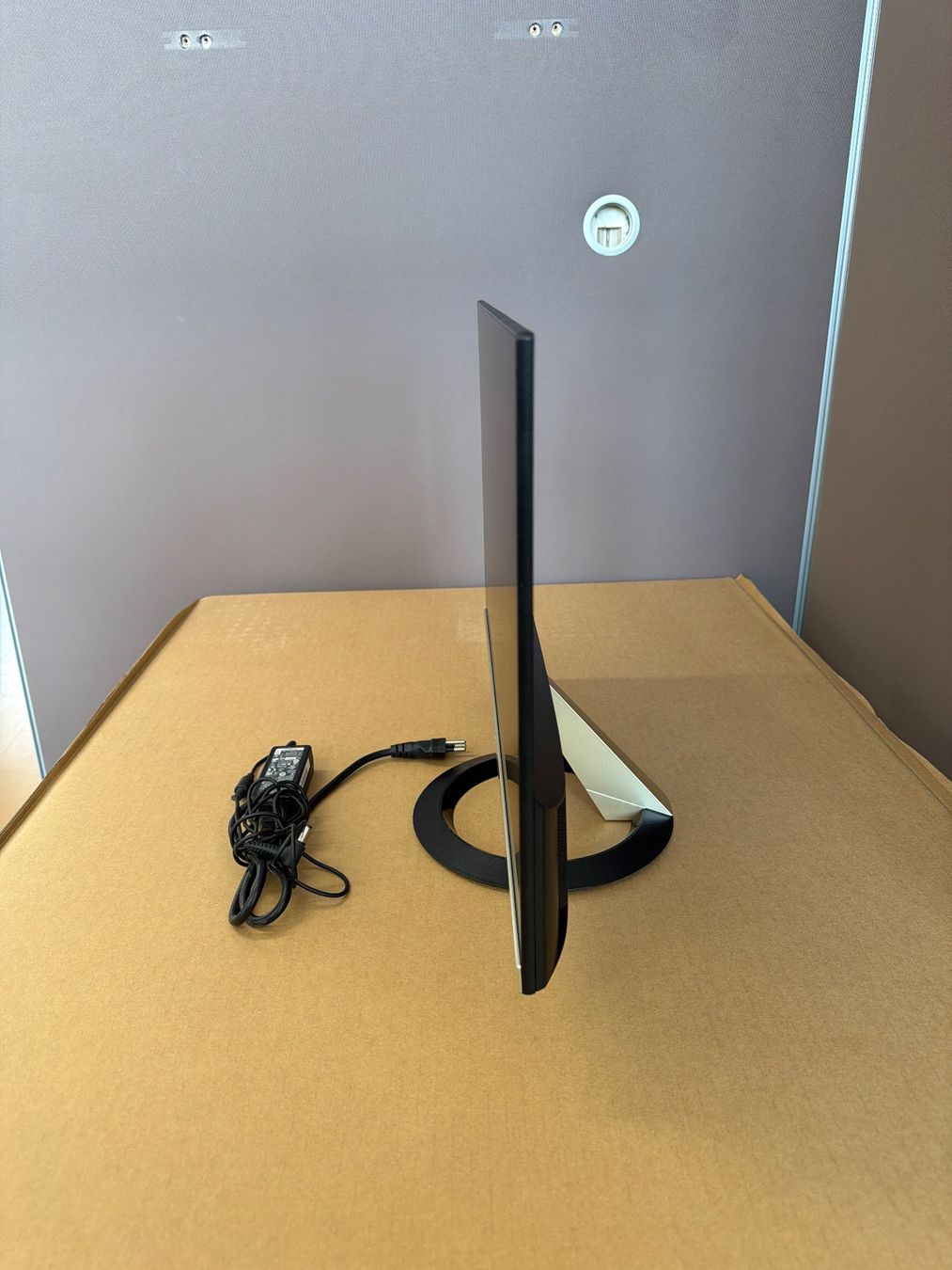 Asus Monitor: ASUS VZ249Q 23.8" Monitor – Usato da Dietlikon venduto da ComdatAG 2