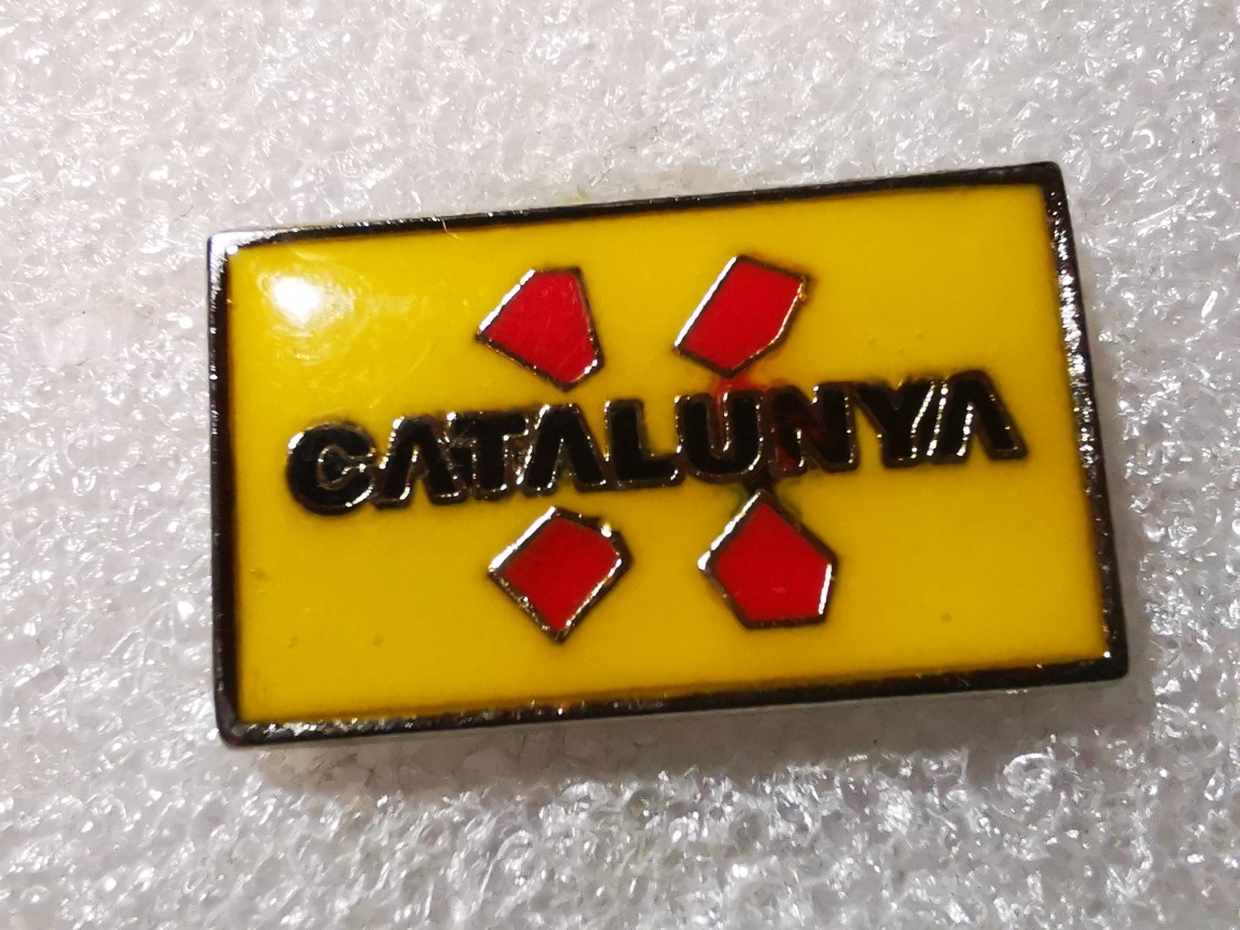 Placchette & Badge: Ansteckpin 15: Catalunya – Usato da Oppligen venduto da Pin-Fall-Shop