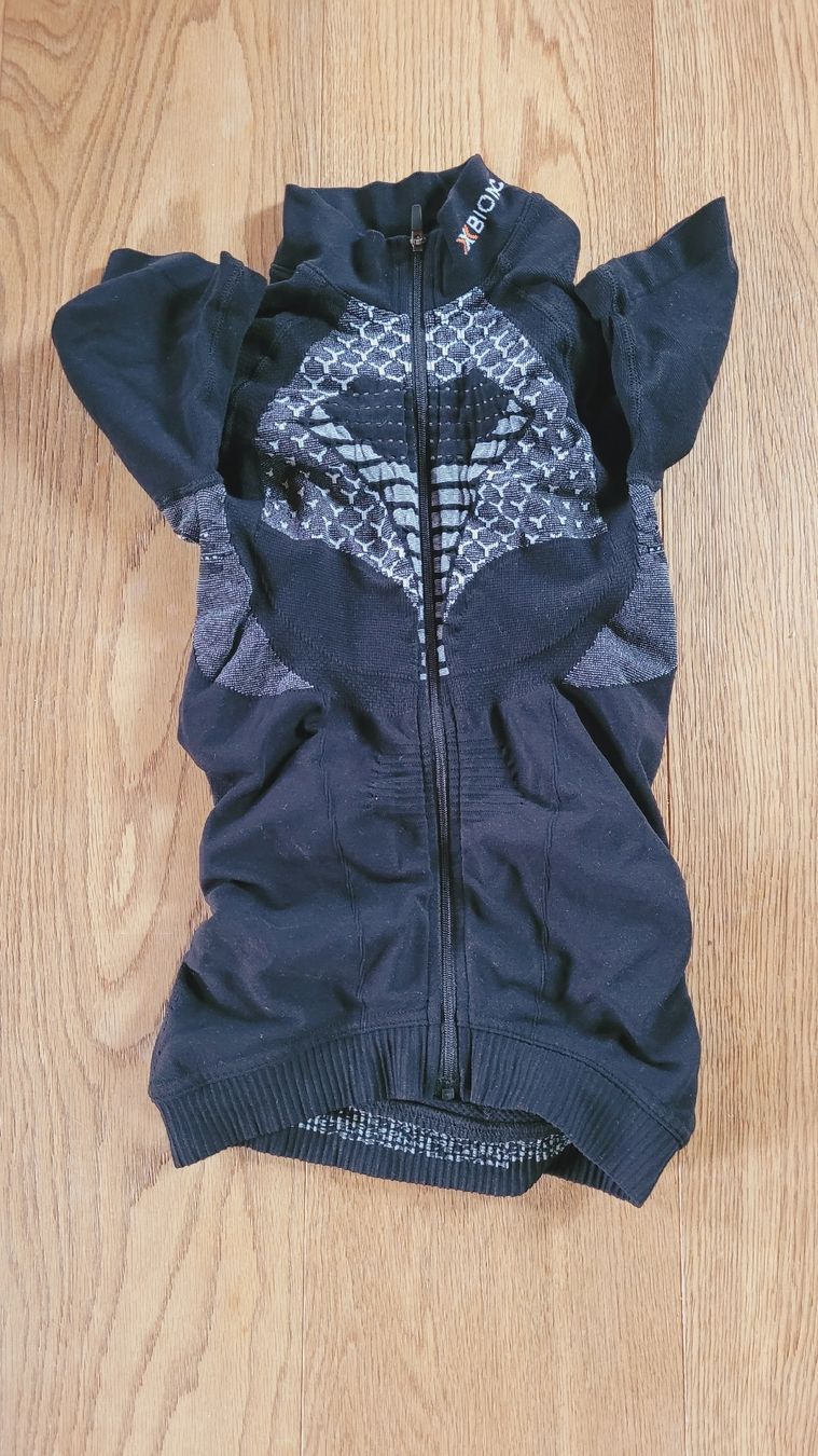 X-bionic T-shirts: X-Bionic Shirt mit Reissverschluss – D'occasion à Steffisburg par Gismo49