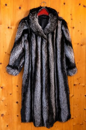 Eleganter Vintage-Pelzmantel, Your Sixth Sense exclusive