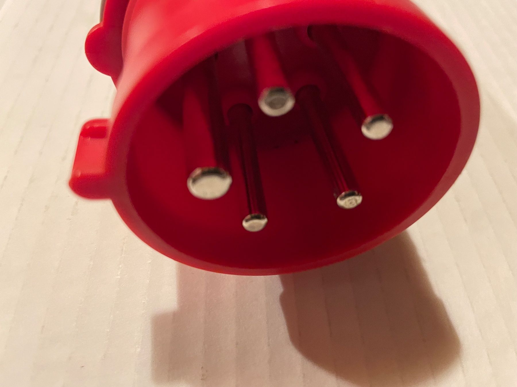 Unità & Adattatore: Adapter Stecker Übergang CEE16 auf T25 – Usato da Huttwil venduto da Bolpa 2