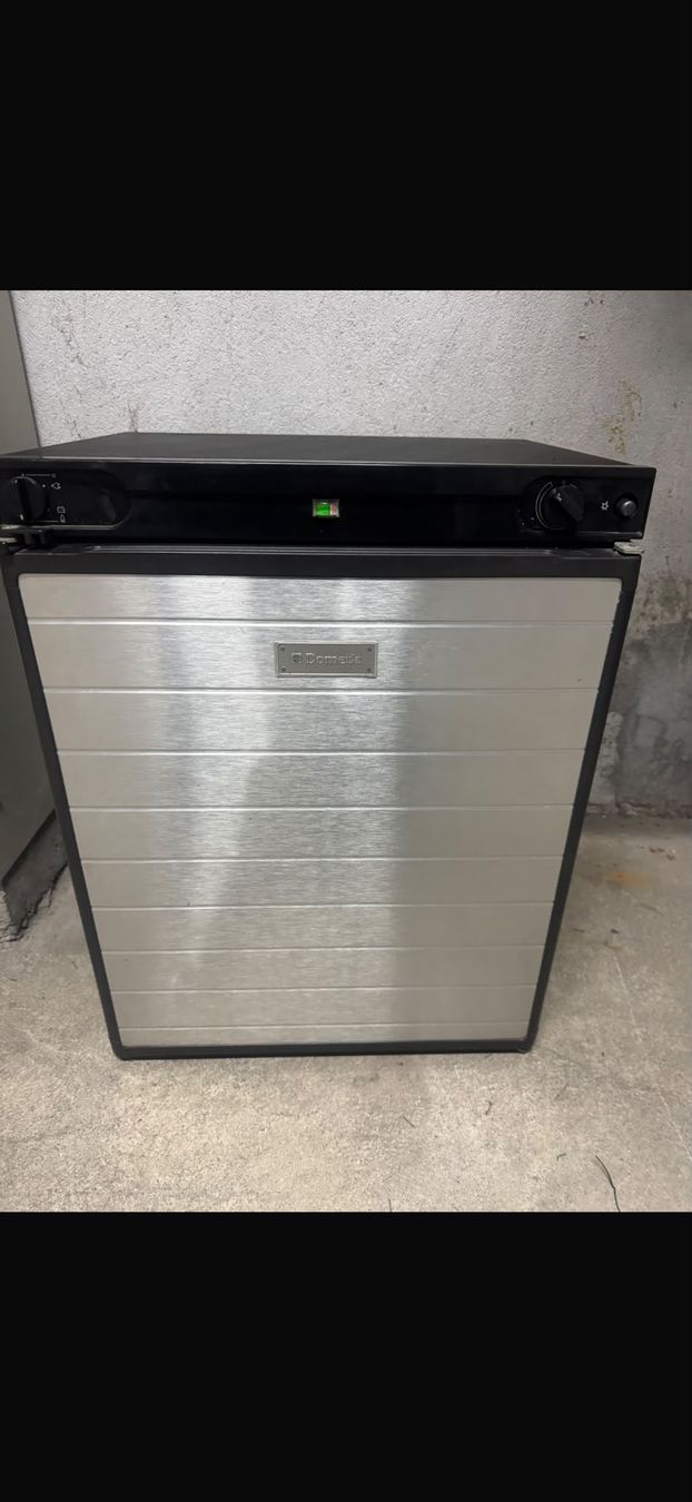 Frigoriferi: Dometic absorber Kühlschrank  – Usato da Winterthur venduto da nuf_wm7b