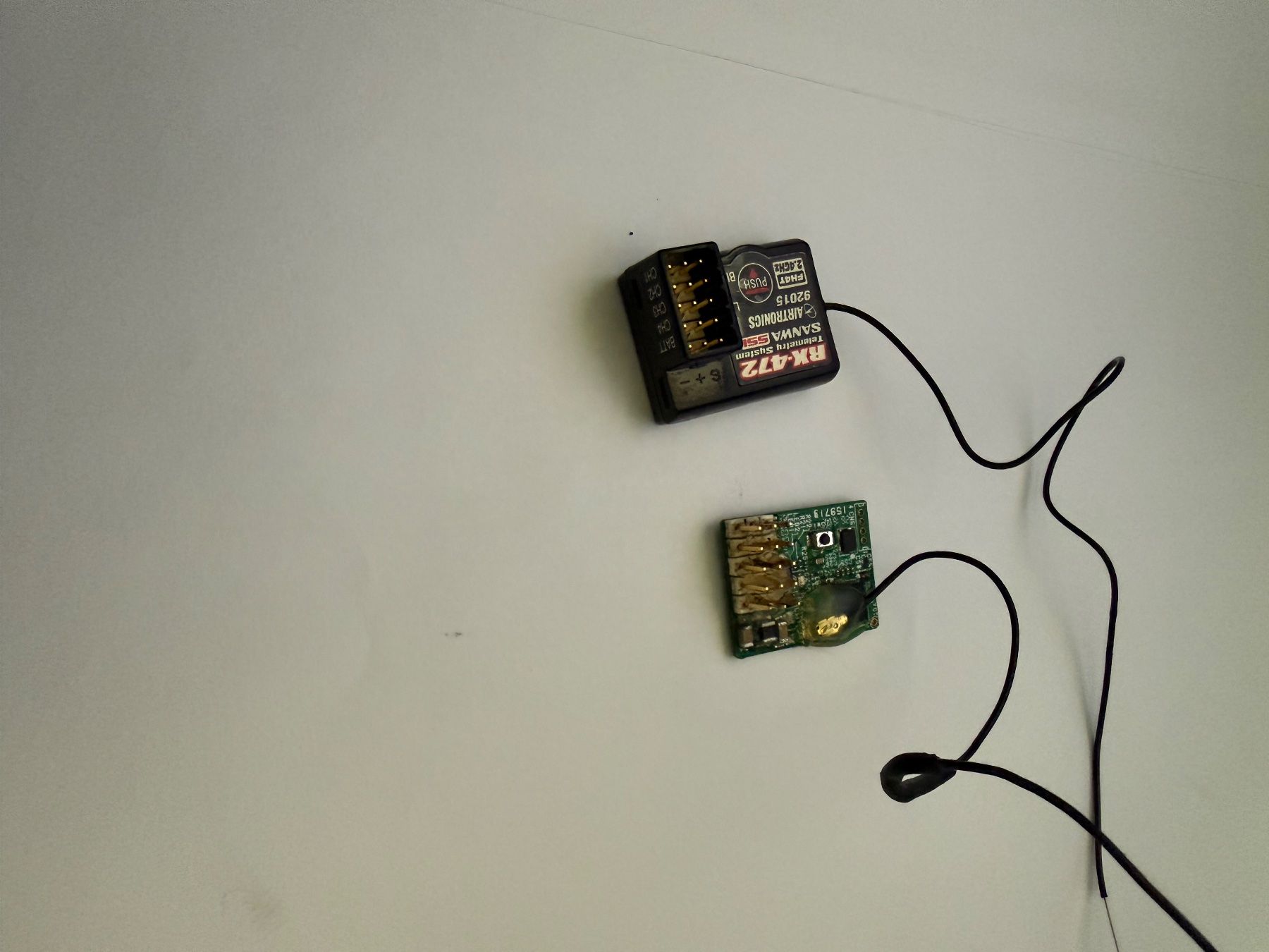 Commande à distance: Sanwa Empfänger RX472 – D'occasion à Wetzikon ZH par Biggfut