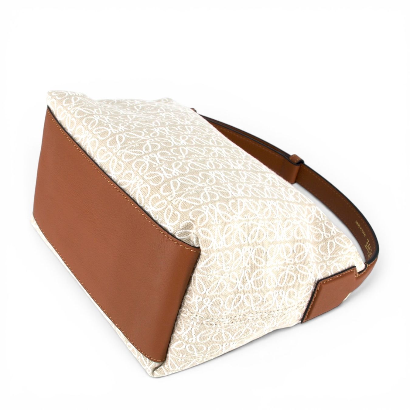 Loewe Borse da donna: Loewe Cubi Anagram beige – Usato da Binningen venduto da Designerlabels 8