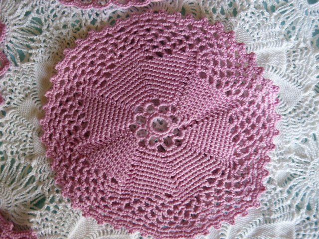 Altra biancheria da tavola: 9 Häkeldeckeli, rosa, Handarbeit, Boho-Style – Usato da Nunningen venduto da Ave51 9