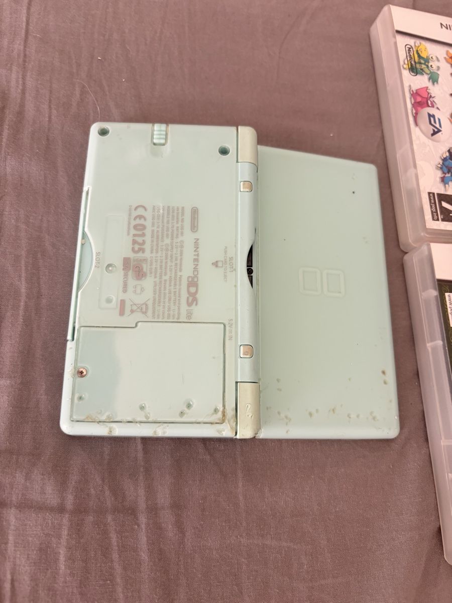 Nintendo Console: Nintendo DS Lite hellblau mit 4 Spielen gebraucht – Usato da St.Gallen venduto da rslalfs 2