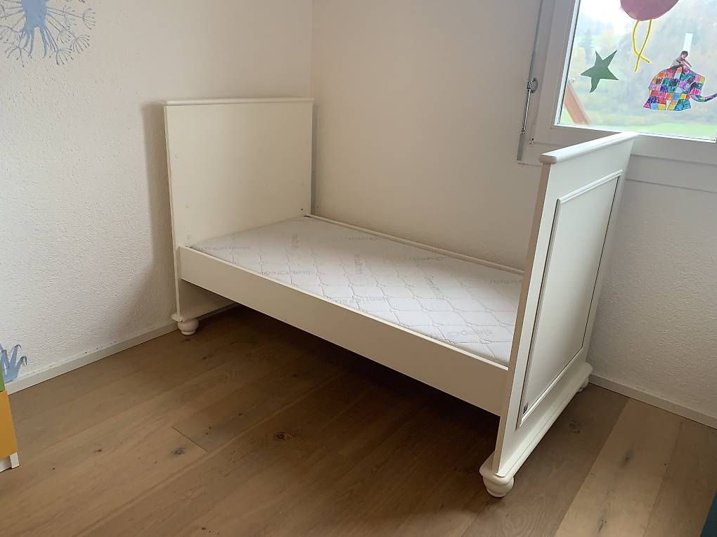 Letti: Babybett weiss mit Himmel + Zubehör – Usato da Bottenwil venduto da TheGrand 4