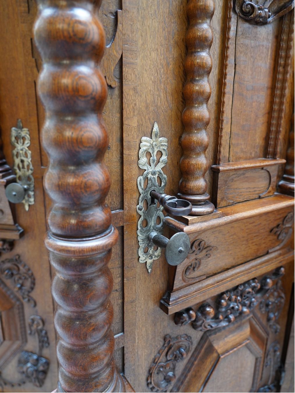Armoires: Herausragender Ulmer Barockschrank – D'occasion à Bern par glasfaeh 5